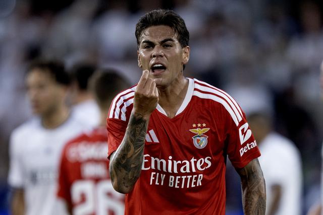 Enzo Barrenchea no Aarhus-Benfica
