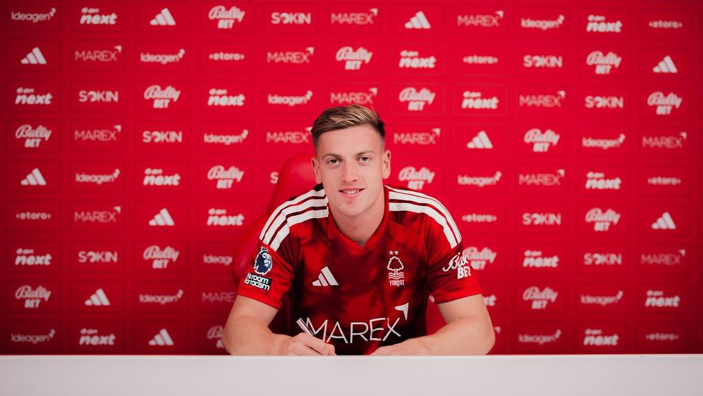 Delap já veste a camisola do Forest - Foto: Nottingham Forest