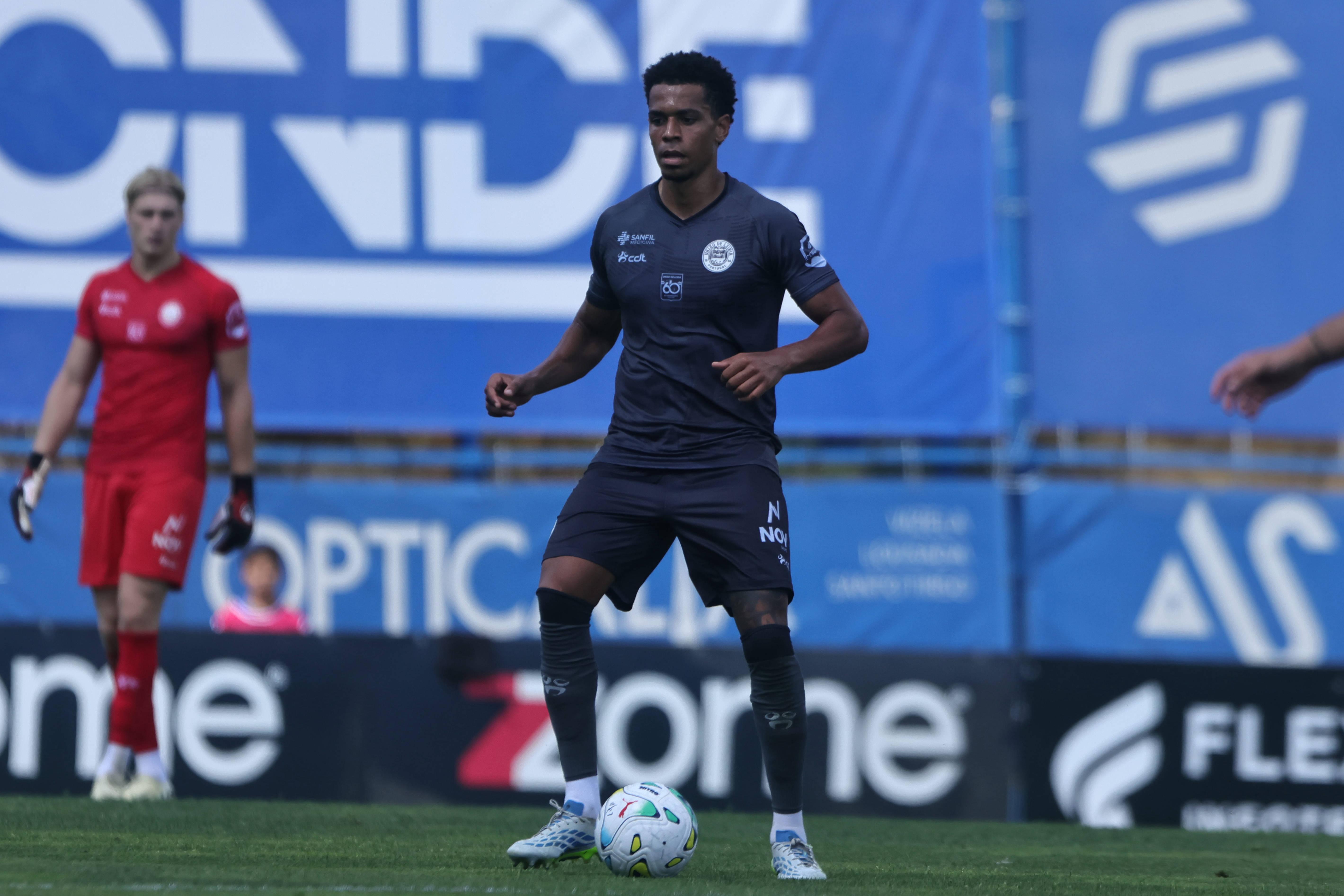 Victor Rofino está na terceira temporada ao serviço da UD Leiria, mas desperta a cobiça de Famalicão e dos belgas do Anderlecht