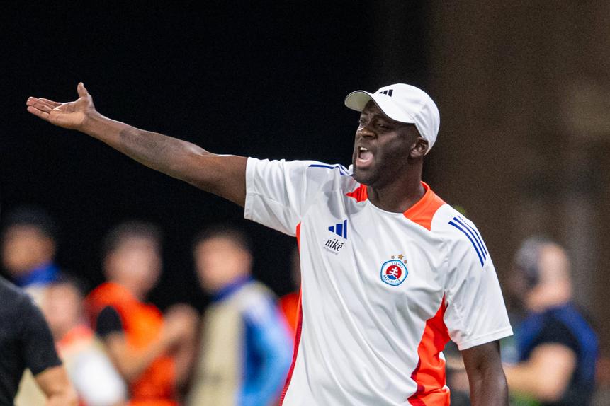 Yaya Touré orienta os eslovacos do Slovan Bratislava