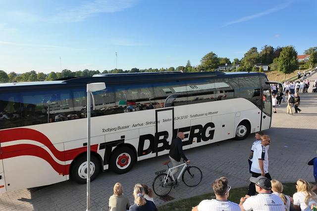 Chegada do autocarro do Benfica para o duelo com o Aarhus