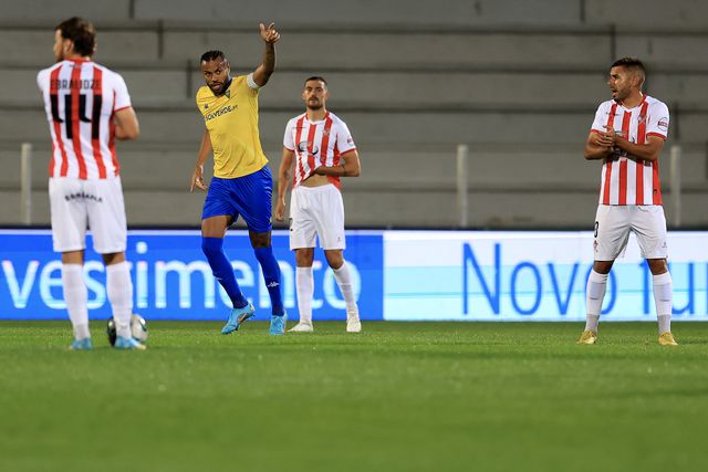 Taça da Liga: Estoril vence Leixões em Matosinhos na estreia de Vasco Seabra
