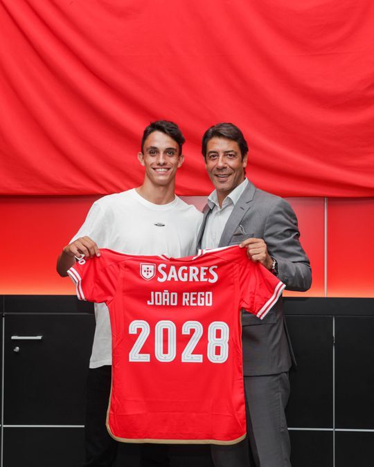 Benfica renova com João Rego até 2028