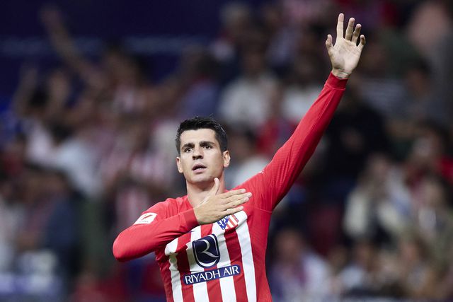 Criança pede autógrafo a Morata e recebe mais do que esperava