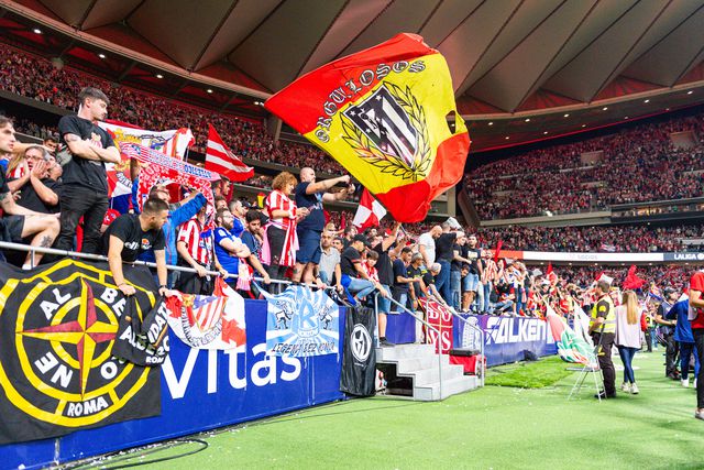 «Sai daqui já ou matamos a miúda!» – adeptos do Atl. Madrid ameaçam menina de 8 anos