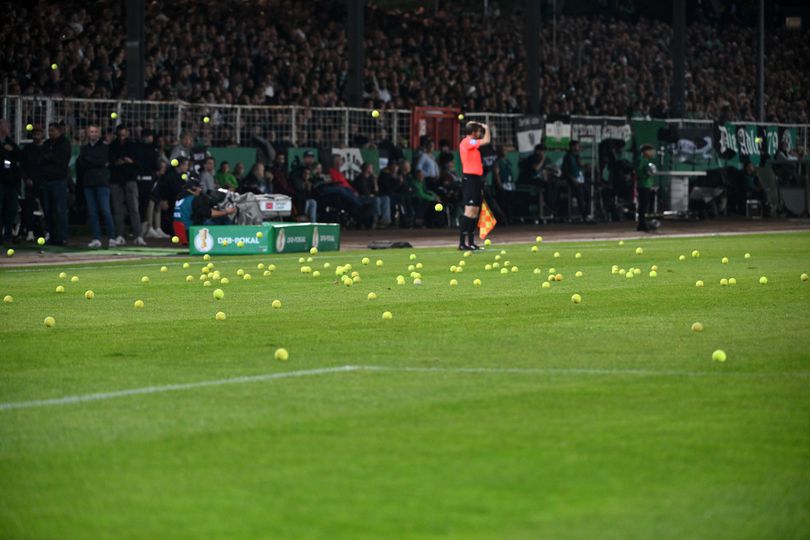 Vídeo: Claque do Bayern fez protesto insólito