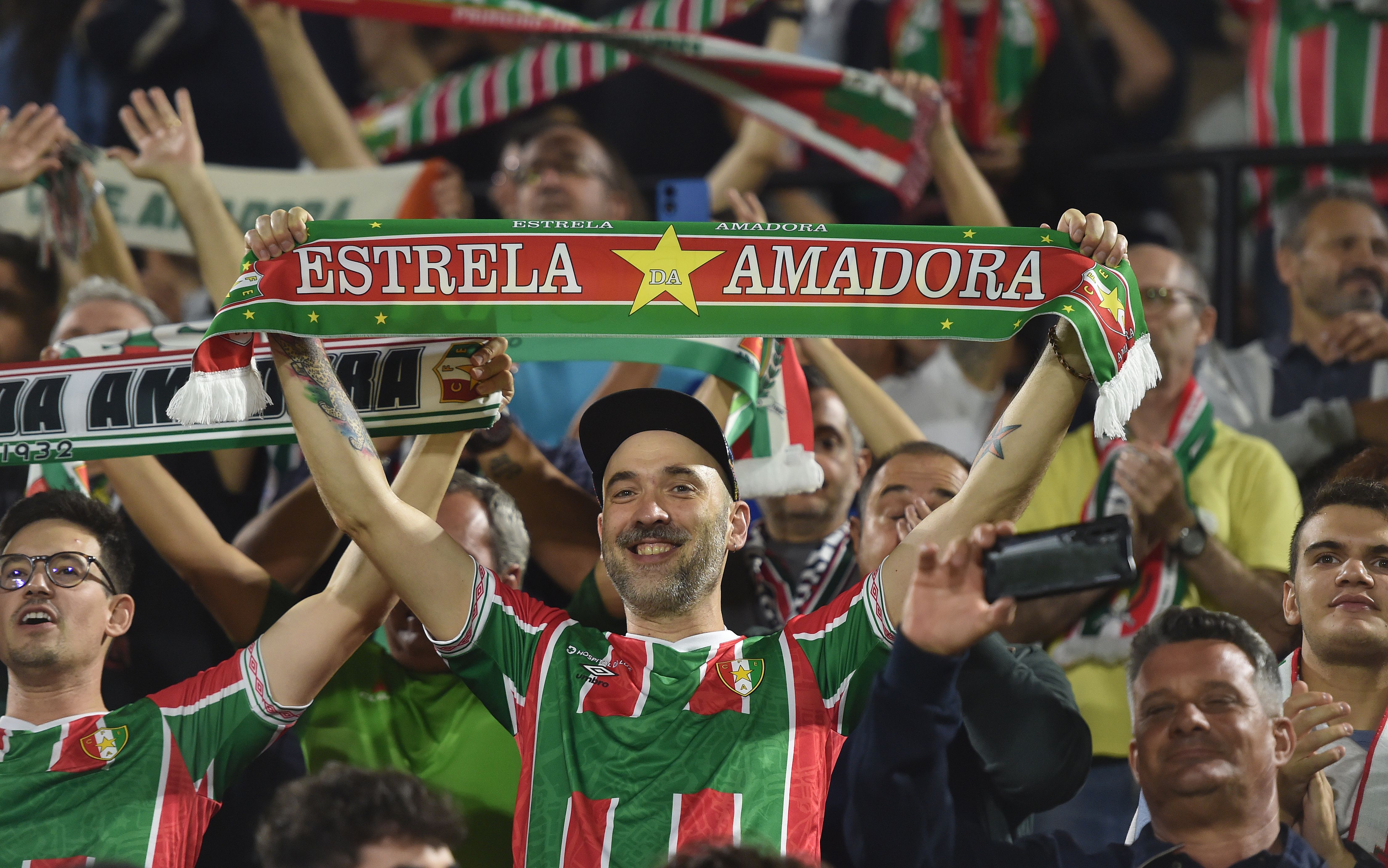 E. Amadora-Moreirense: tricolores querem dar pontapé na crise