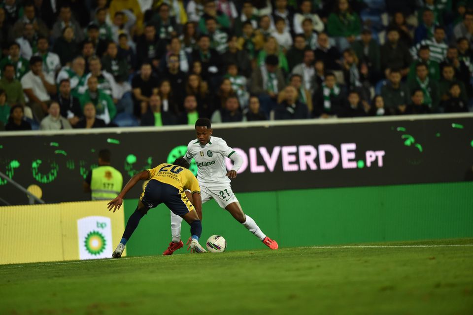 Vídeo: já está! Geny Catamo mete o Sporting na frente