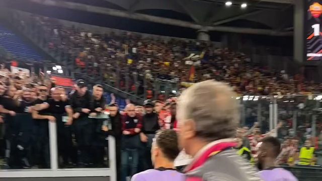 Capitães do Athletic Bilbau repreendem adeptos por uso de pirotecnia