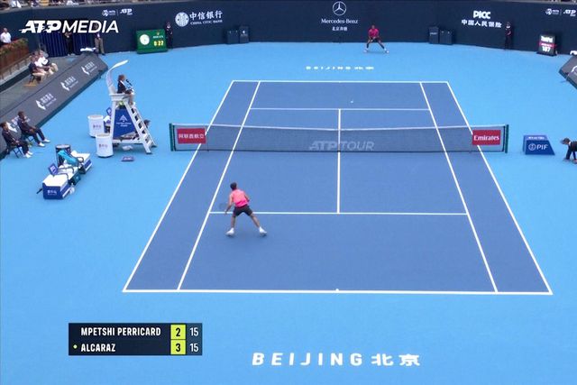 Alcaraz vence Perricard e passa à segunda ronda do Open da China