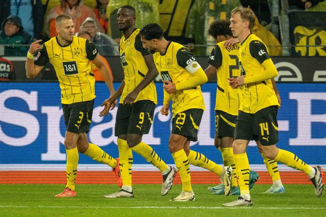Dortmund consegue reviravolta e regressa às vitórias na Bundesliga