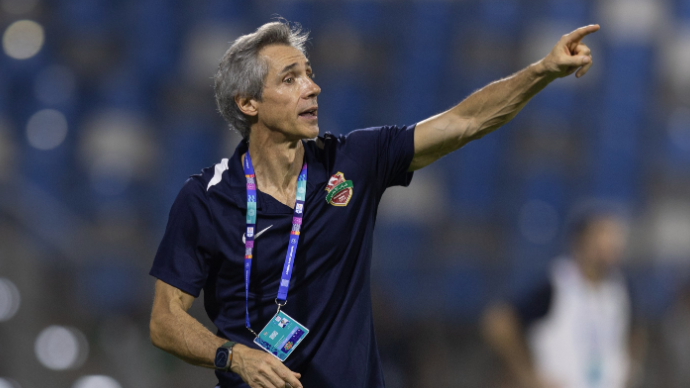 Shabab Al Ahli de Paulo Sousa goleia e lidera grupo da ‘Champions’ Asiática 2