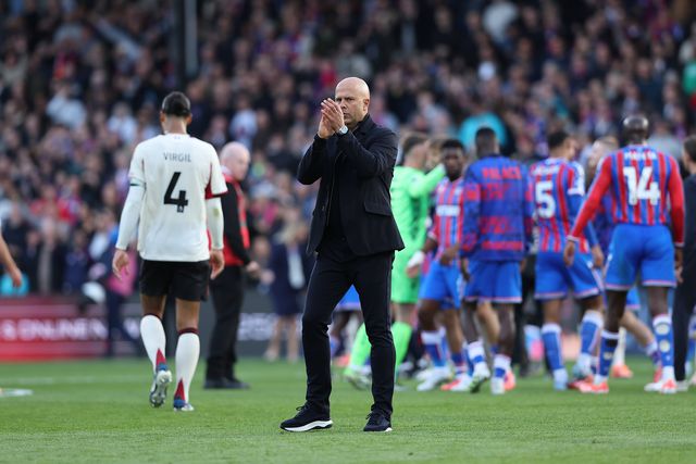 Arne Slot: «Tivemos sorte por estar a perder apenas 1-0 ao intervalo»