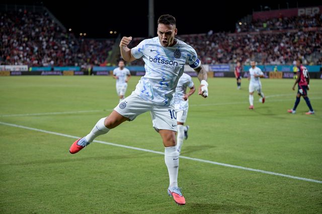 Serie A: Inter agarra-se ao comboio da frente em duelo de irmãos