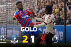 O golo que valeu a primeira derrota do Liverpool na Premier League – aos 90+7’!