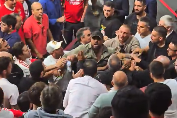 AG do Benfica: chamem a polícia!