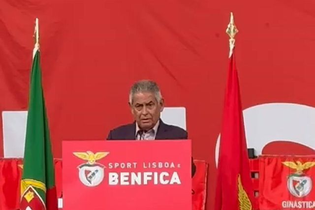 Sócios não deixam Vieira falar e AG foi suspensa