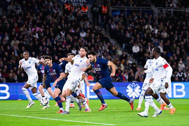 PSG vence Auxerre, mas não se livra de dores de cabeça 