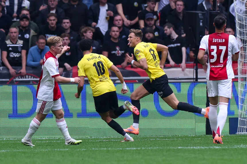 Filho pródigo assombra Benfica! Ajax tremeu