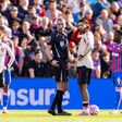 Jogo entre Crystal Palace e Liverpool teve de ser interrompido