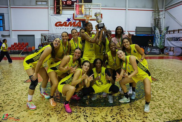 Quatro minutos de Super Lombos secam Benfica