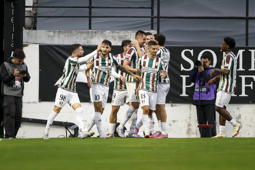 Estrela da Amadora esmaga Aves em festival