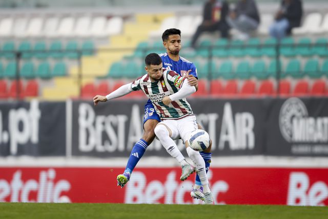 Kikas foi o autor do primeiro golo da partida entre o Estrela da Amadora e o Aves SAD - Foto: Filipe Amorim/LUSA