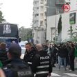 Cânticos e petardos na chegada do Sporting ao estádio do Estoril