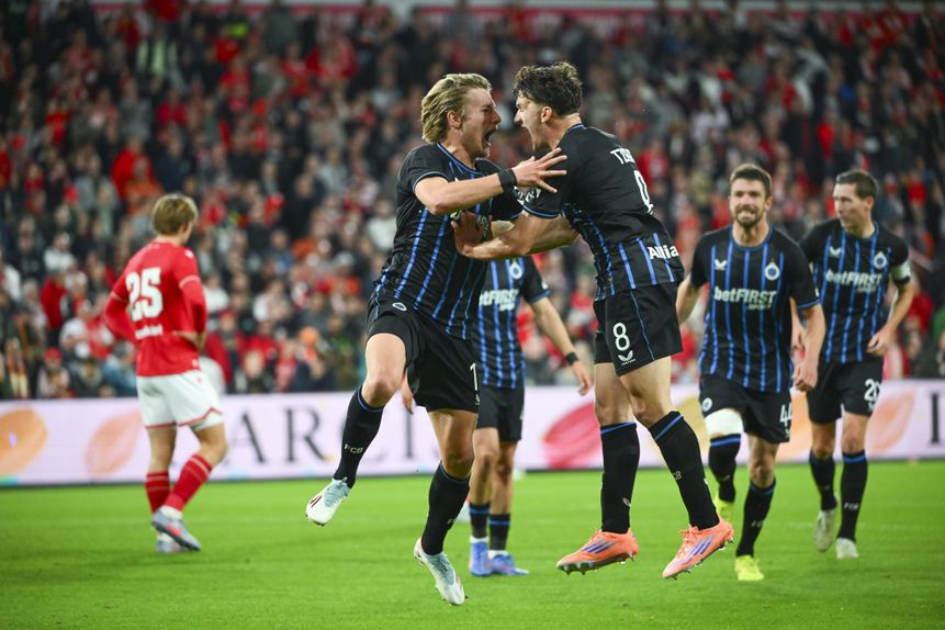 Club Brugge festeja triunfo em Liège
