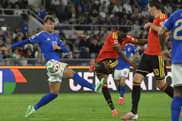 Bélgica, de Lukebakio, recebe esta segunda-feira, às 19h45, a França, para a Liga das Nações — Foto: IMAGO