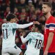 Pedro Neto assistiu e João Félix marcou - Foto: PAULO NOVAIS/LUSA
