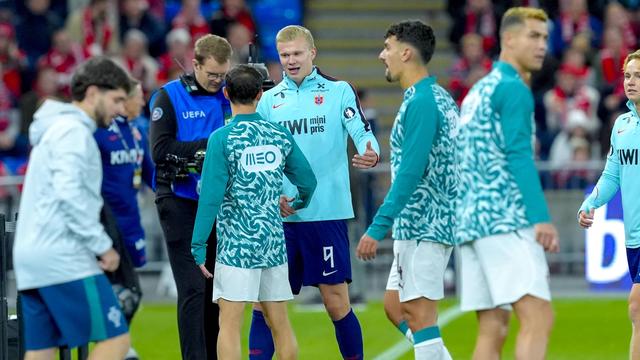 Erling Haaland reecontrou Bernardo Silva no Noruega-Benfica da Liga das Nações. Foram companheiros de equipa no Man. City antes do o português rumar ao Real Madrid - Foto: IMAGO