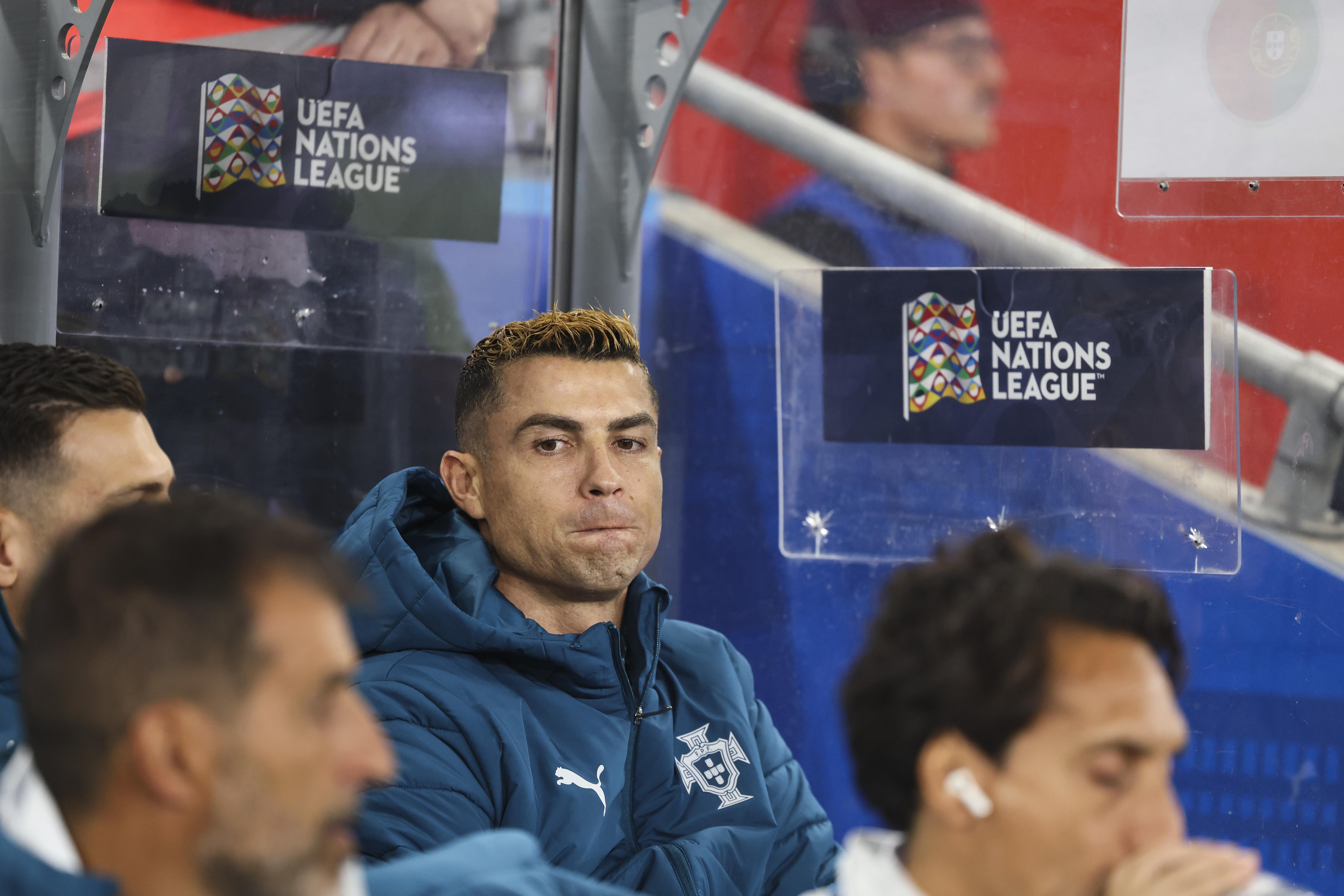 Cristiano Ronaldo no banco de suplentes de Portugal - Foto: LUSA/PAULO NOVAIS