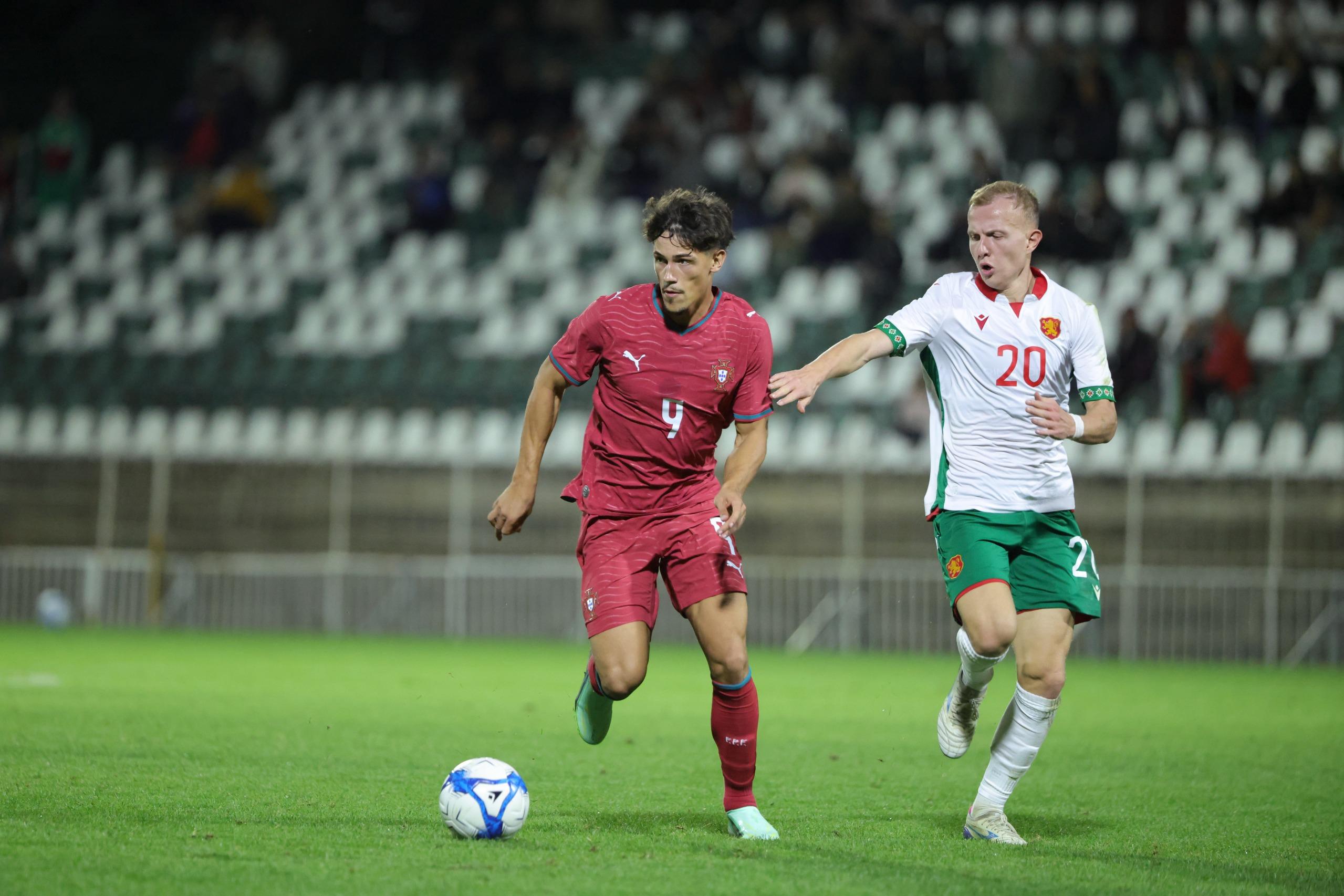 Rafael Nel, que acabou de se estrear pelos sub-21 de Portugal, está confiante num triunfo diante de Gibraltar — Foto: FPF