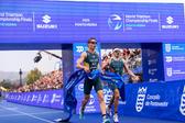 Vasco Vilaça perdeu no sprint da finalíssima para Hauser, mas festejou o título Mundial em Pontevedra - Foto: World Triathlon