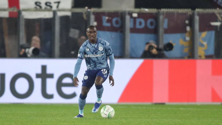 Vídeo: Moussa Diaby oferece camisola a adepto em lágrimas por lhe terem retirado tarja