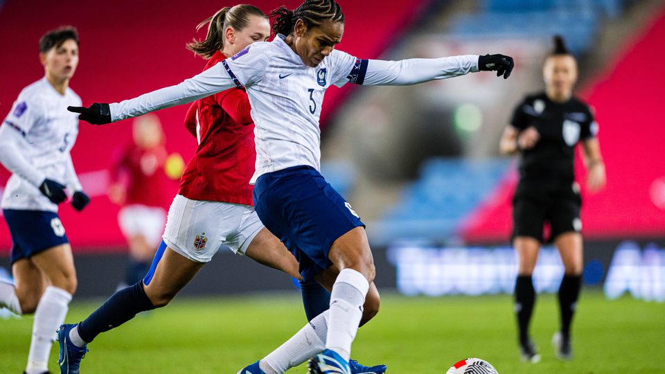 França bate Noruega e deixa Portugal mais longe do primeiro lugar