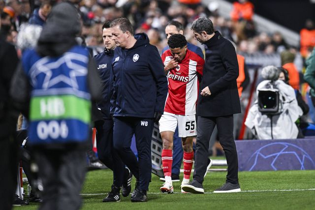 Avançado do Antuérpia sofreu lesão grave no jogo com FC Porto e vai parar 3 meses
