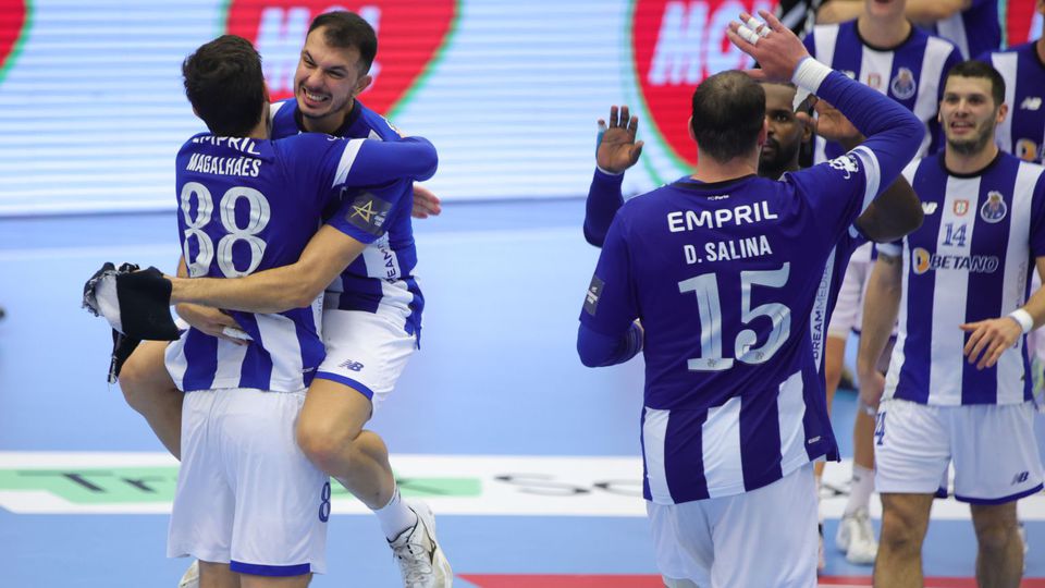 Andebol: FC Porto vence e mantém-se a um ponto do Sporting antes do Clássico