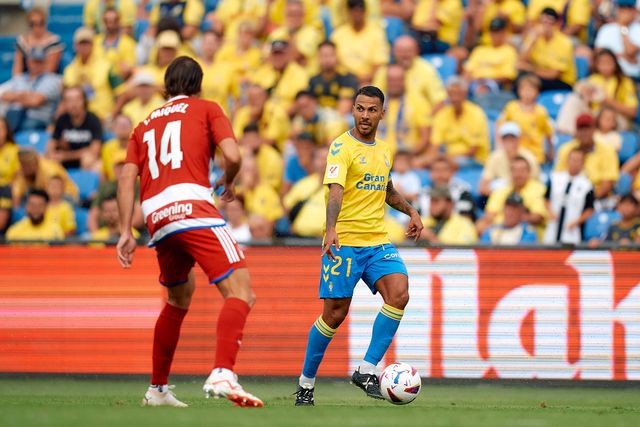 Ídolo do Las Palmas faz pausa na carreira para ajudar mulher na luta contra um cancro