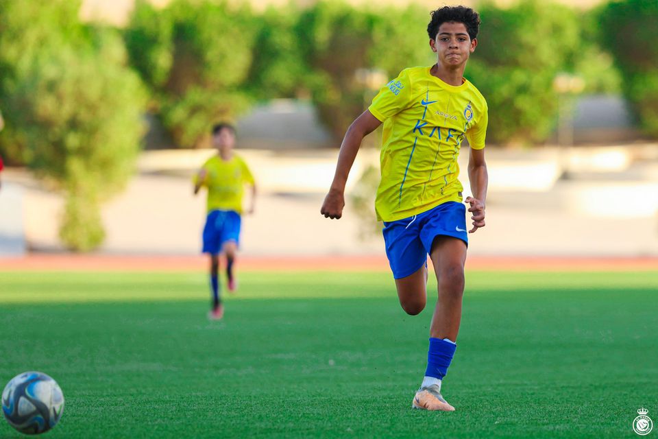 VÍDEO: Cristianinho já marca pelos sub-13 do Al Nassr e festeja como o pai