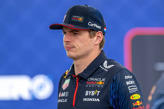 Verstappen pede mudança à FIA após desqualificações de Hamilton e Leclerc