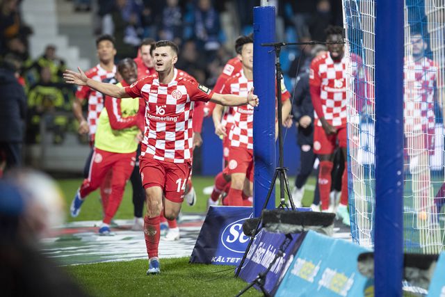 Gonçalo Paciência no empate do Bochum com o Mainz