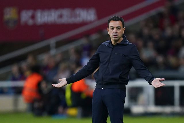 Xavi e as novidades no treino na véspera do 'El Clásico': «Também fiquei surpreendido»