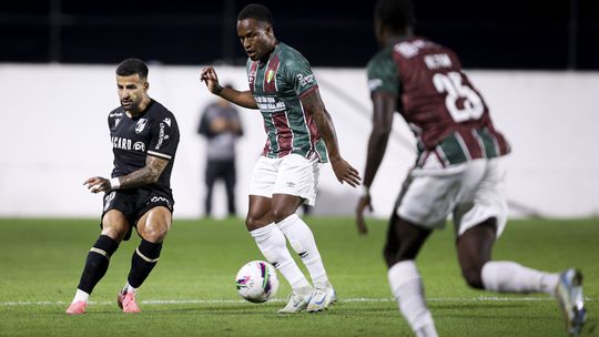 V. Guimarães: Tiago Silva pode falhar três jogos