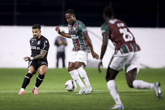 Destaques do V. Guimarães: Tiago Silva a assistir e marcar