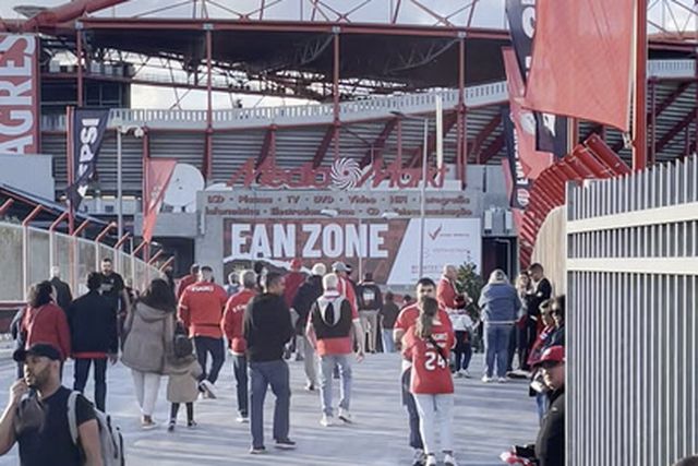 Ambiente na Luz antes do jogo com o Rio Ave