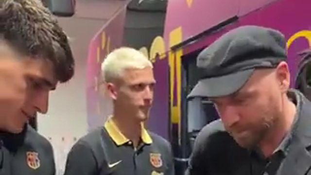 Barcelona & Coldplay: quando são os jogadores a pedir autógrafos