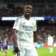 Vinícius repreende os próprios adeptos por racismo: «Lamentável…»