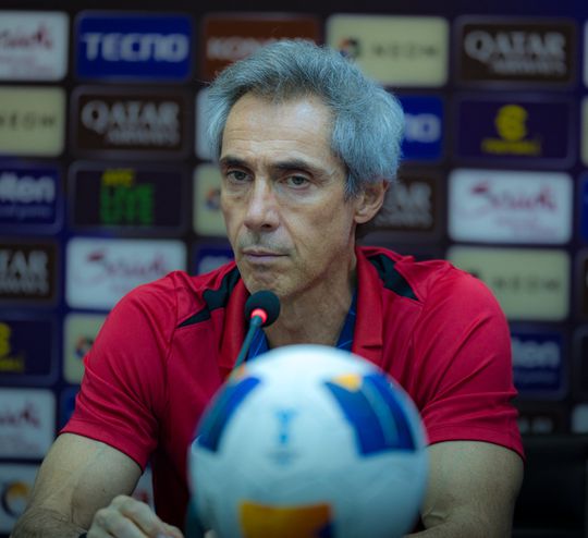 Shabab Al Ahli vence rival e Paulo Sousa é líder isolado nos EAU